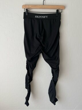 Skinnify resistance band leggings black large